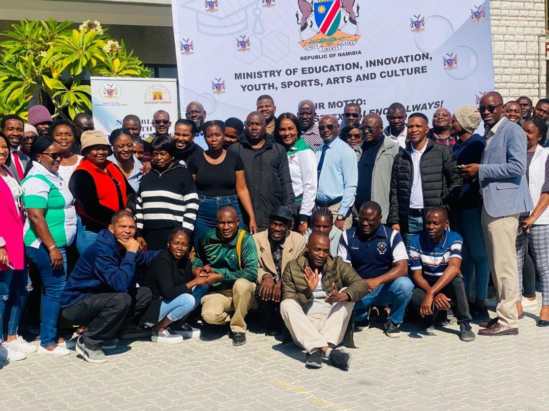 Group photo of CEFE trainees and partners